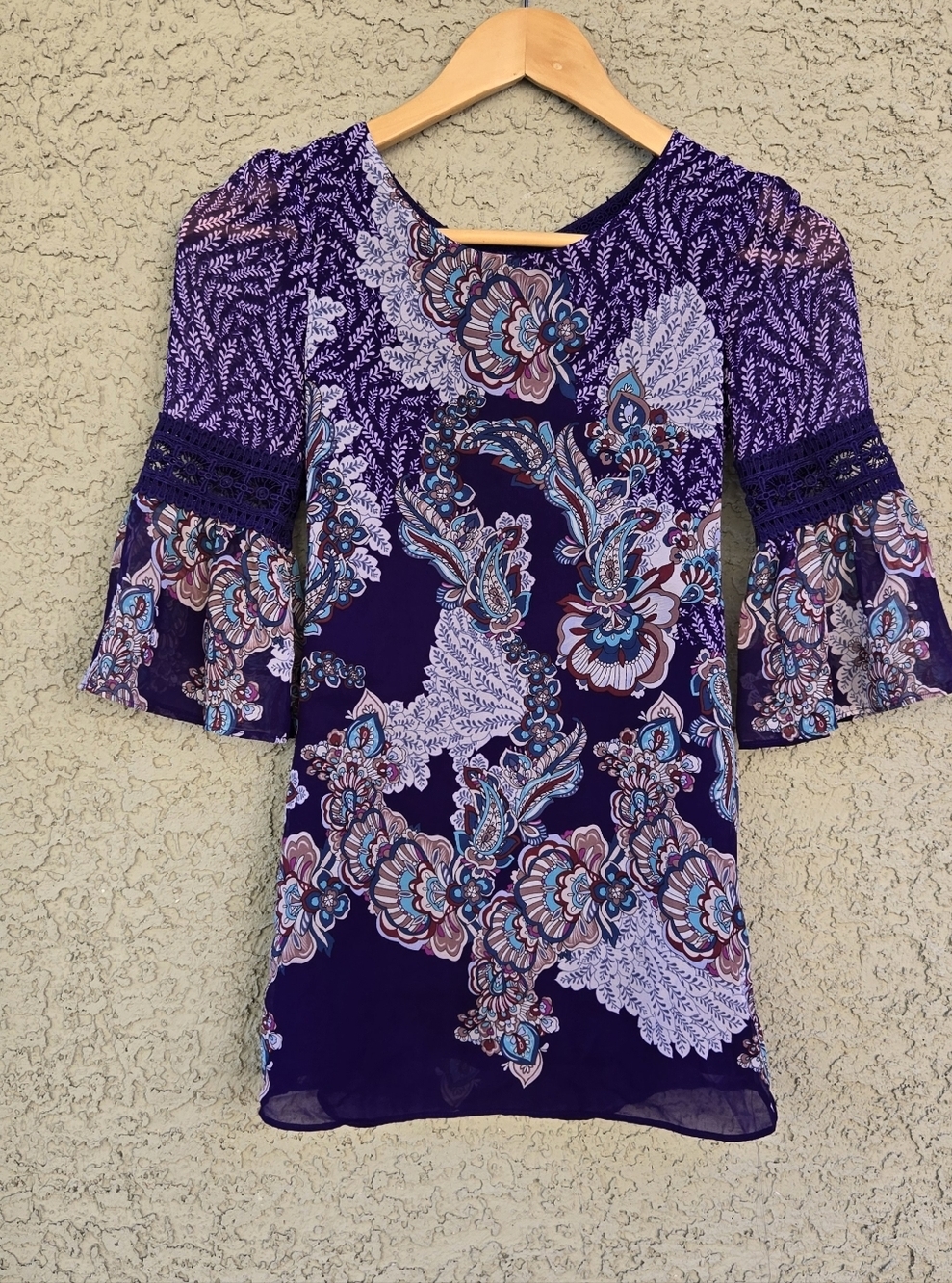 Amy Buyer Purple Floral Bell-Sleeve Women’s Top
